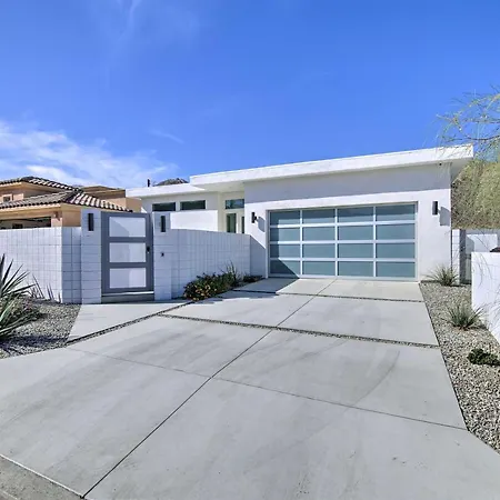 'Desert Pearl' Oasis With Private Pool - Lower Rates